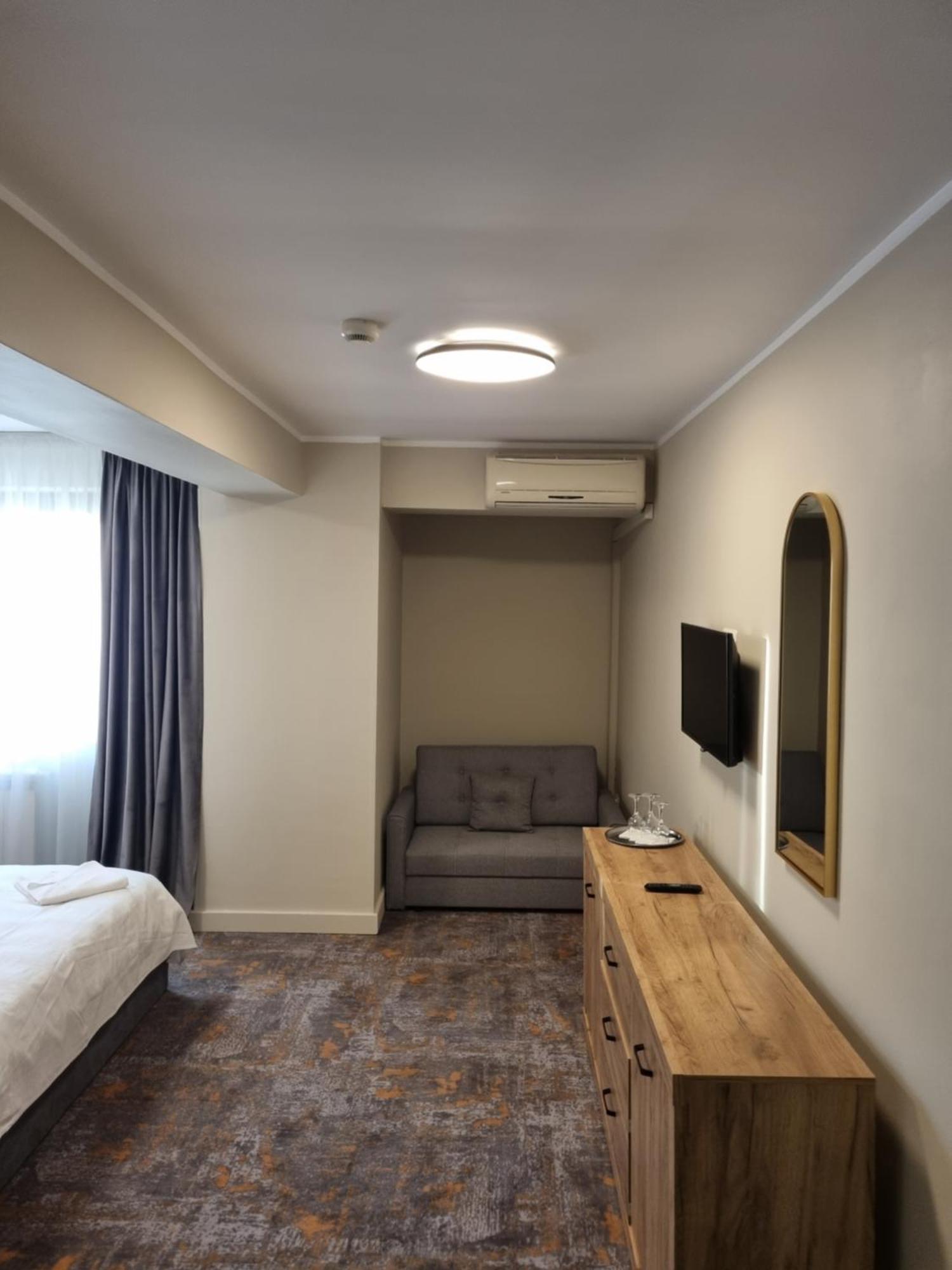 Hotel City Tulcea Ngoại thất bức ảnh