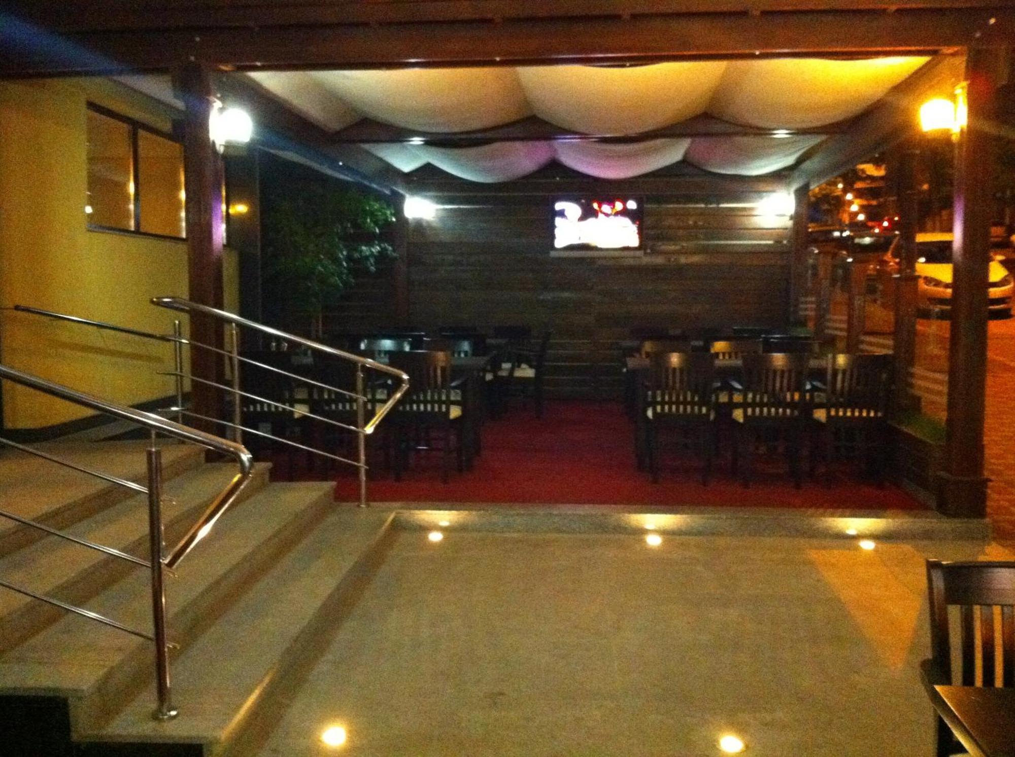 Hotel City Tulcea Ngoại thất bức ảnh
